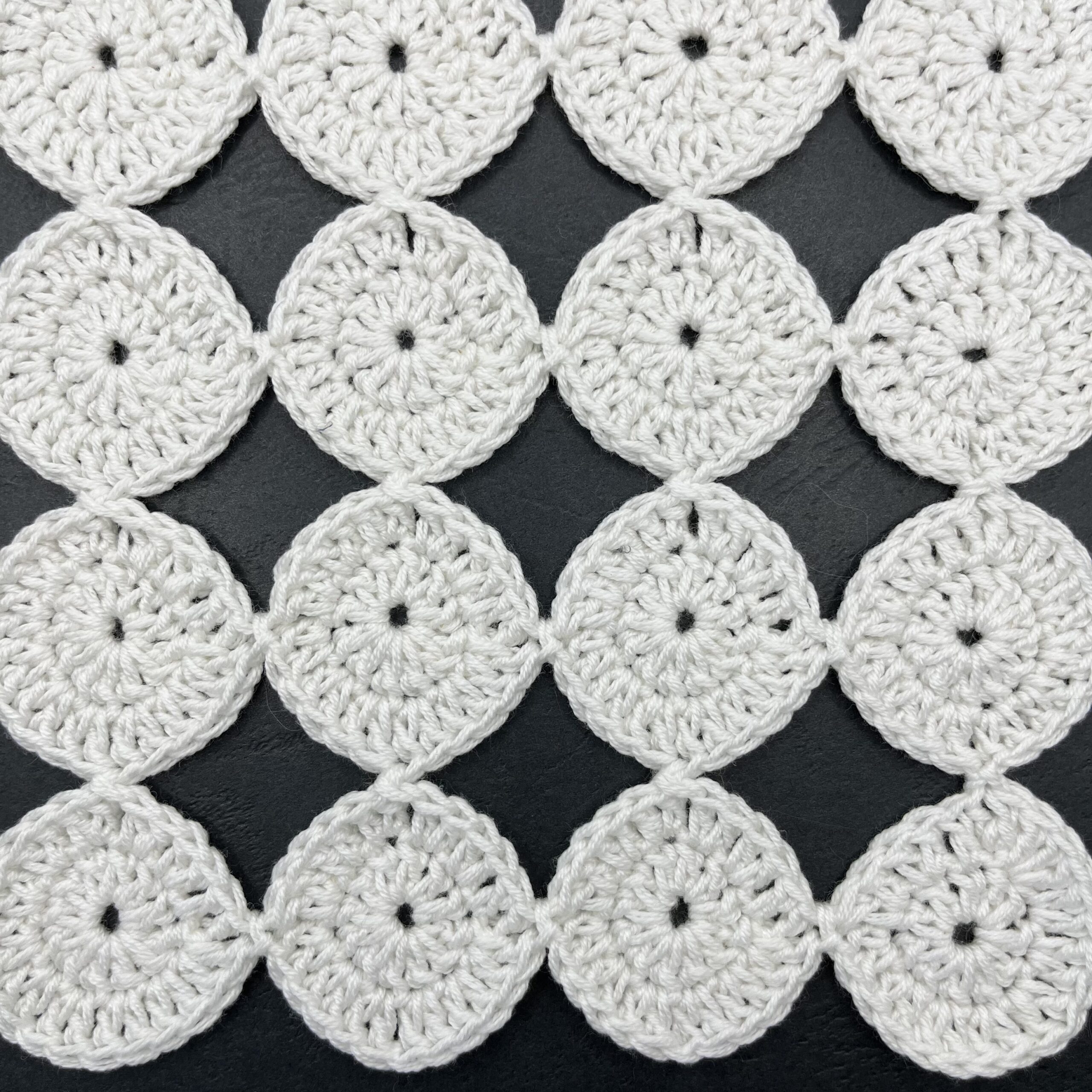 Joined Double Yo-yos (Grid) | Breakaway Crochet Method